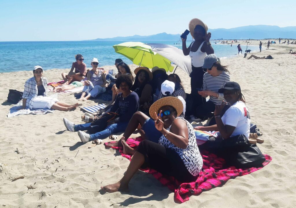 W66 2026 04 femmes a la plage